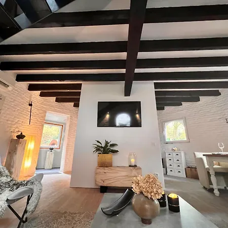 Petit Chateau *