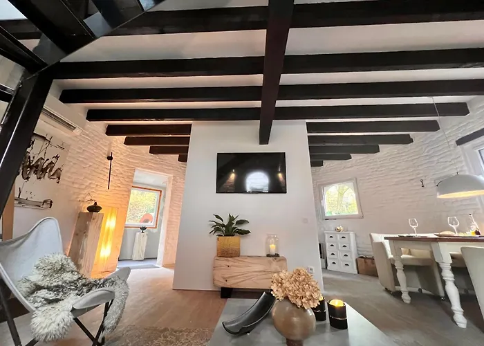 Petit Chateau *